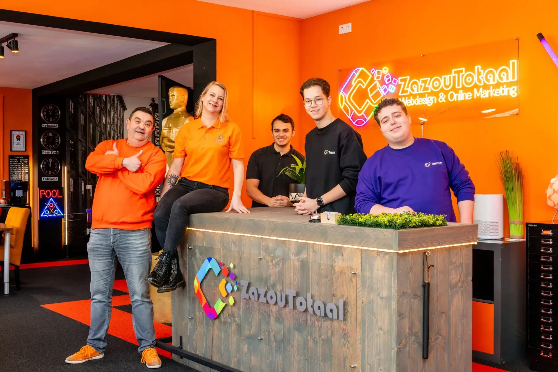 Groepsfoto van het team van ZazouTotaal